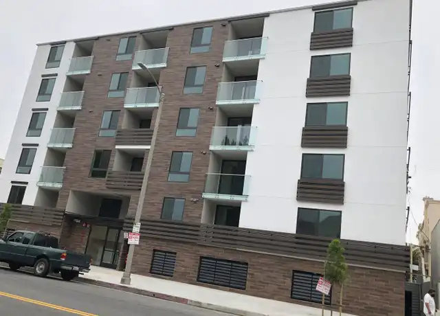 Property at 428 S Robertson Blvd Unit 306, Los Angeles, CA, 90048, 2 beds, 2 baths, [object Object]