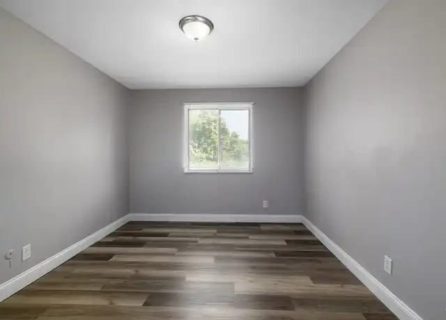 Property at Versailles Apartments - 1550 Northwinds Estates Dr, St. Louis, MO, 63136, 1-2 bed, 1-1.5 bath, [object Object]