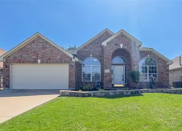 Property at 4950 Autumn Hl, Grand Prairie, TX, 75052, 4 beds, 2 baths, [object Object]