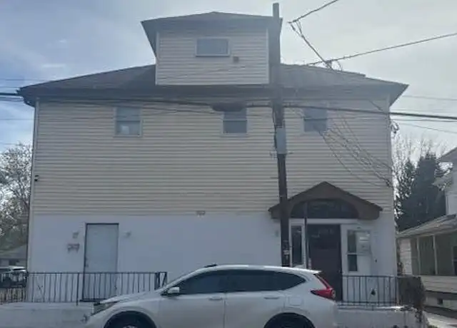 Property at 502 Oak St, Old Forge, PA, 18518, 1 bed, 1 bath, [object Object]