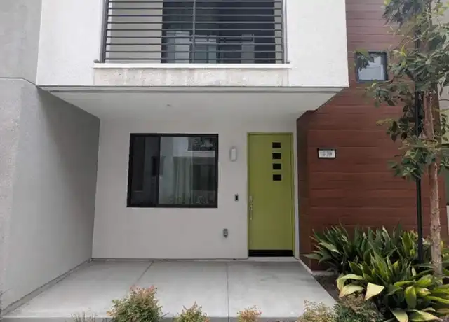 Property at 400 Transport, Tustin, CA, 92782, 3 beds, 2.5 baths, [object Object]