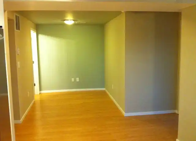 Property at 250 S Meridian St Unit 402, Indianapolis, IN, 46225, 1 bed, 1 bath, [object Object]