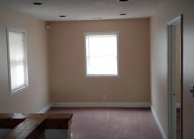 Property at 830 1/2 21st St, Huntington, WV, 25703, 2 beds, 1 bath, [object Object]