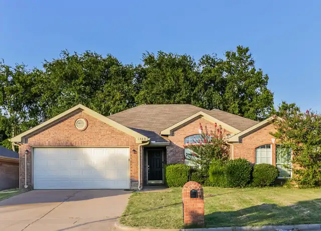 Property at 1808 Cancun Dr, Mansfield, TX, 76063, 3 beds, 2 baths, [object Object]