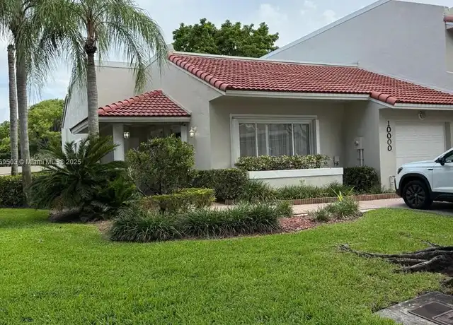 Property at 10000 NW 43rd Ter Unit 10000, Doral, FL, 33178, 3 beds, 2 baths, [object Object]
