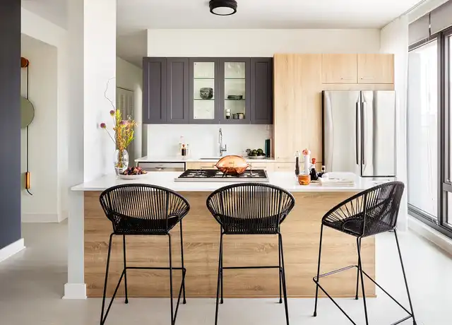 Property at Landmark West Loop - 1035 W Van Buren St, Chicago, IL, 60607, 0-3 beds, 1-2.5 bath, [object Object]