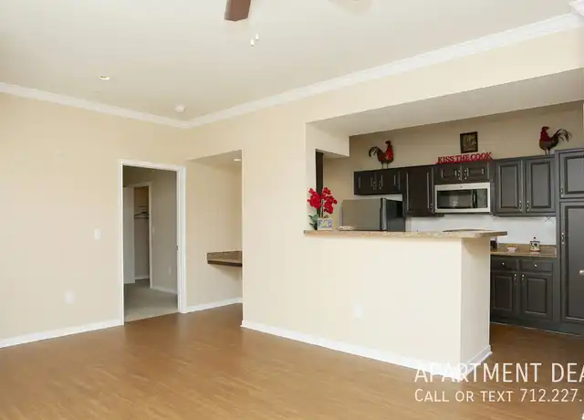 Property at 3289 Walnut Bend Ln Unit 535, Houston, TX, 77042, 1 bed, 1 bath, [object Object]