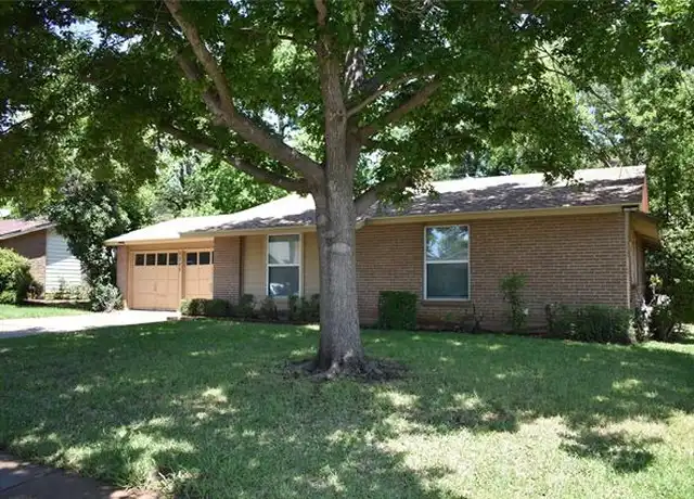 Property at 1301 Doncaster St, Irving, TX, 75062, 3 beds, 2 baths, [object Object]