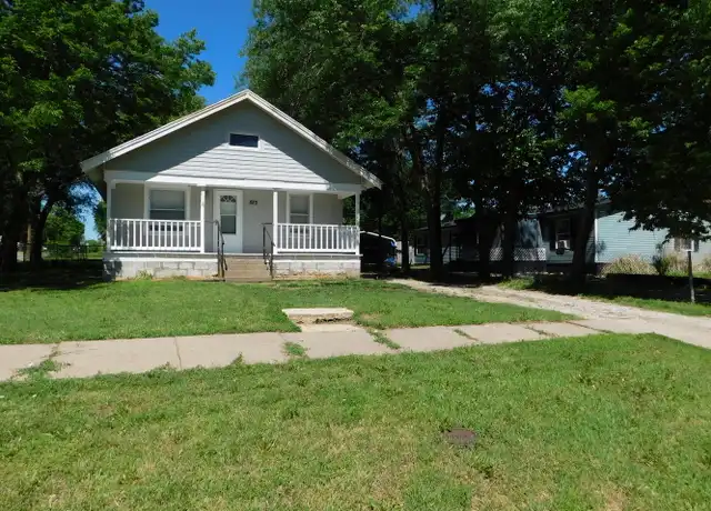 Property at 825 S Emporia St, El Dorado, KS, 67042, 3 beds, 1 bath, [object Object]