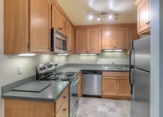 Property at Executive Estates - 1227 NE 143rd St, Seattle, WA, 98125, 0-2 beds, 1-2 bath, [object Object]