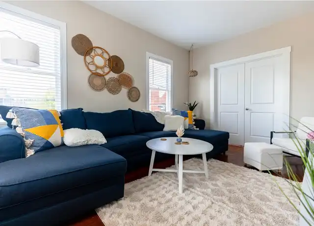 Property at 594 Thames St, Newport, RI, 02840, 4 beds, 1 bath, [object Object]
