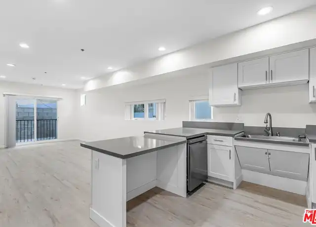Property at 1409 N Hobart Blvd Unit 104, Los Angeles, CA, 90027, 3 beds, 3.5 baths, [object Object]