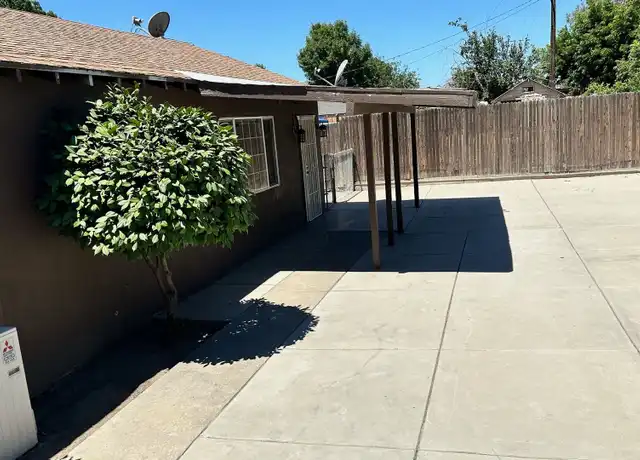 Property at 9820 Greenacres Dr Unit B, Bakersfield, CA, 93312, 1 bed, 1 bath, [object Object]