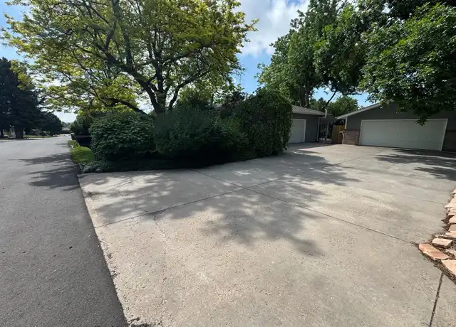 Property at 4606 W Ponds Dr Unit B, Littleton, CO, 80123, 1 bed, 1 bath, [object Object]
