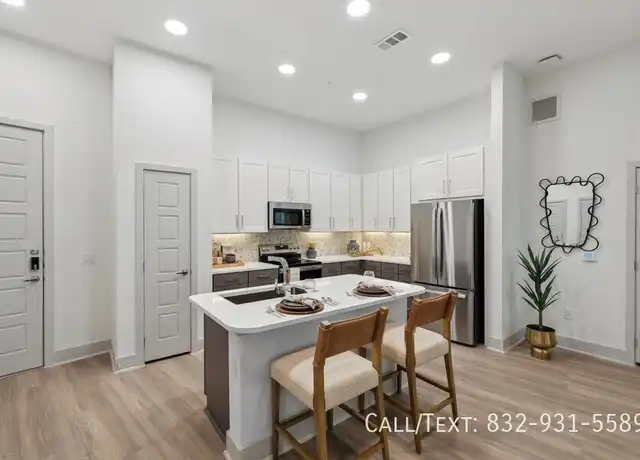 Property at 4601 N Main St Unit ASH, Houston, TX, 77009, 2 beds, 2 baths, [object Object]