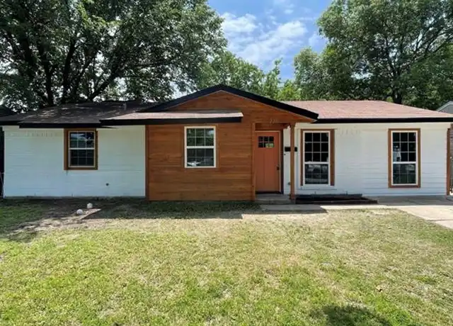 Property at 225 E Coral Way, Grand Prairie, TX, 75051, 3 beds, 1 bath, [object Object]