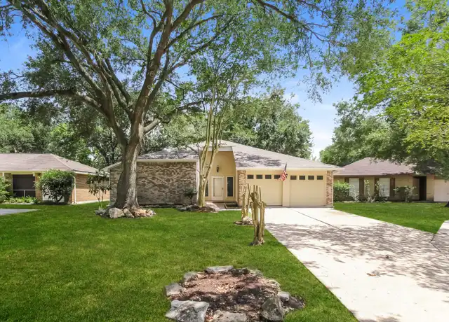 Property at 120 Woodcrest Dr, League City, TX, 77573, 3 beds, 2 baths, [object Object]