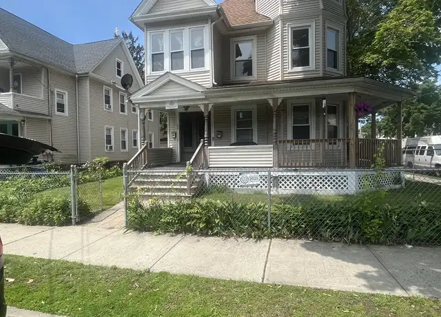 Property at 699 Brooks St Unit 2nd Floor, Bridgeport, CT, 06608, 2 beds, 1 bath, [object Object]