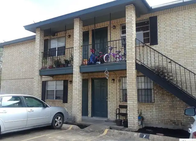 Property at 1724 W Elizabeth St Unit 3, Brownsville, TX, 78520, 2 beds, 1 bath, [object Object]