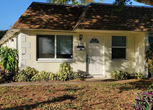 Property at 123 SW 17th St, Pompano Beach, FL, 33060, 3 beds, 2 baths, [object Object]