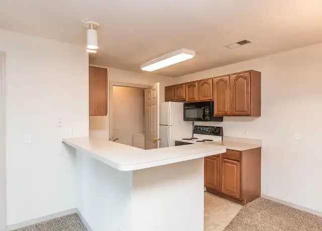 Property at LEXINGTON ESTATES - 5107 S Marion Rd, Sioux Falls, SD, 57106, 1 bed, 1 bath, [object Object]