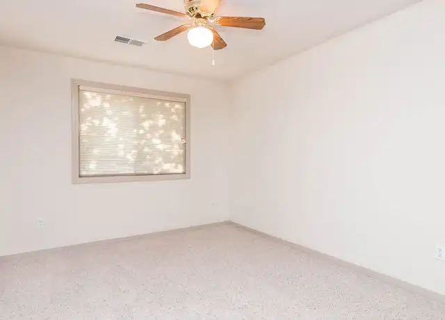Property at LEXINGTON ESTATES - 5107 S Marion Rd, Sioux Falls, SD, 57106, 1 bed, 1 bath, [object Object]