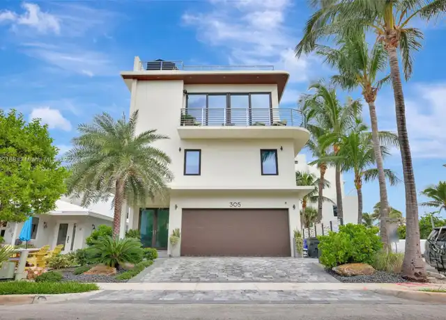 Property at 305 Oak St, Hollywood, FL, 33019, 3 beds, 3.5 baths, [object Object]