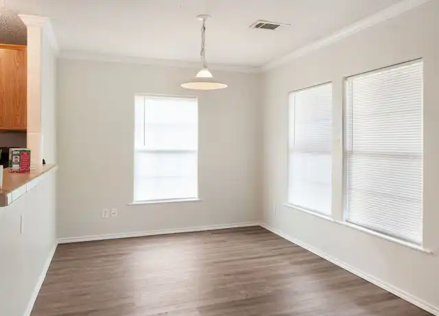 Property at 115 Varsity Cir Rm B, Huntsville, TX, 77340, 1 bed, 1 bath, [object Object]