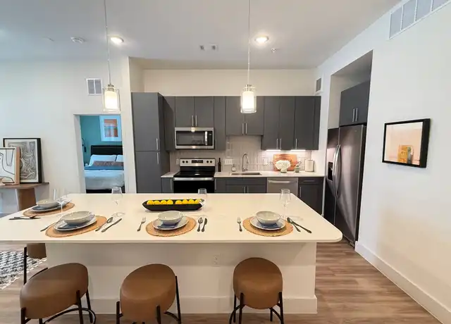 Property at 641 W Crosstimbers St Unit 605, Houston, TX, 77018, 2 beds, 2 baths, [object Object]