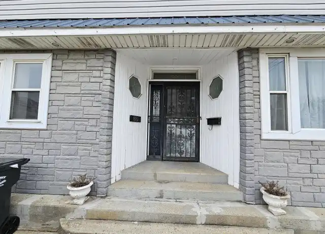 Property at 810 E 8th St Unit D, Anderson, IN, 46012, 3 beds, 2 baths, [object Object]