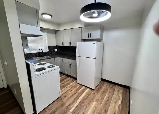 Property at 495 W Clarendon St Unit 17, Gladstone, OR, 97027, 2 beds, 1 bath, [object Object]