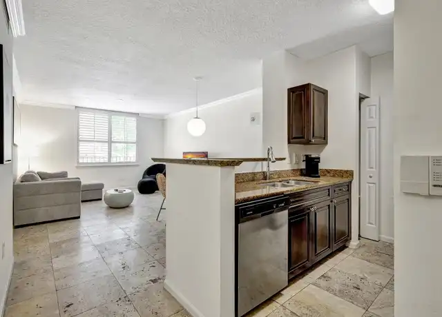 Property at 580 S Sapodilla Ave #105, West Palm Beach, FL, 33401, 1 bed, 1 bath, [object Object]