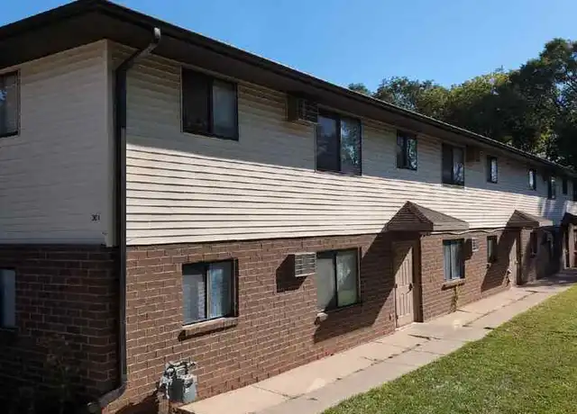 Property at 301 Leeland St Unit 4, Green Bay, WI, 54303, 2 beds, 1 bath, [object Object]