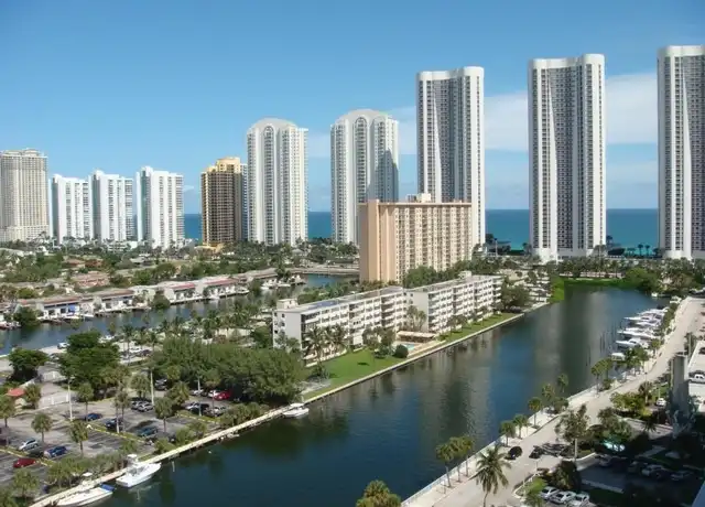 Property at 500 Bayview Dr #1717, Sunny Isles Beach, FL, 33160, 1 bed, 1.5 baths, [object Object]