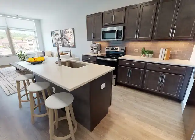 Property at Duveneck Square - 710 Washington St, Covington, KY, 41011, 1 bed, 1 bath, [object Object]
