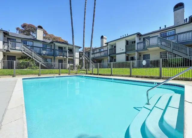Photo of 327 Walnut Ave, Carlsbad, CA 92008