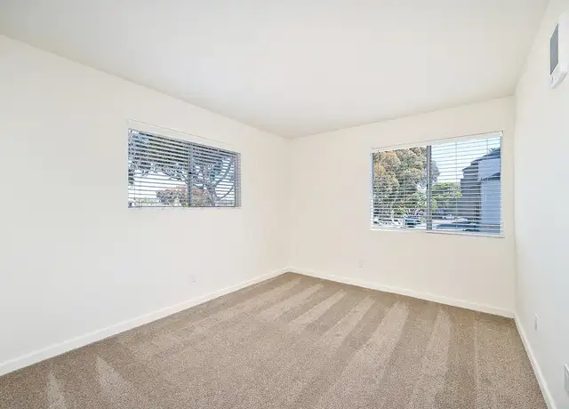 Photo of 327 Walnut Ave, Carlsbad, CA 92008