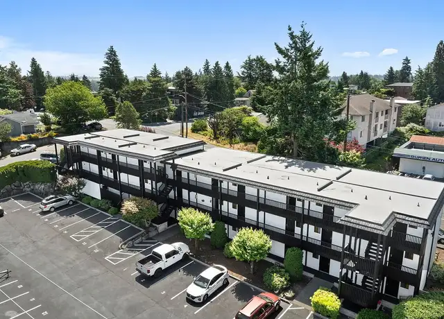 Photo of 15325 6th Ave SW, Burien, WA 98166