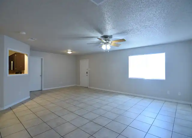 Property at 4406 Stallion Dr, Killeen, TX, 76549, 4 beds, 2 baths, [object Object]