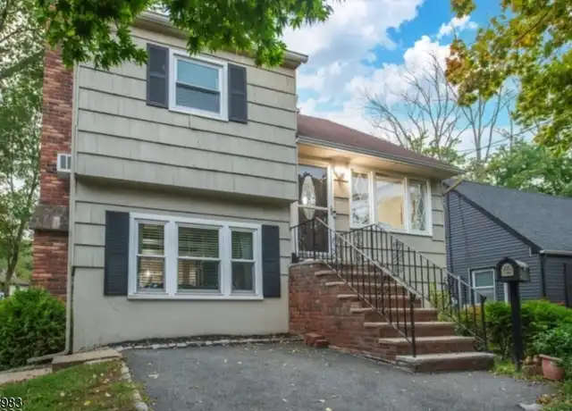 Property at 27 1/2 Roosevelt Ave, Lake Hiawatha, NJ, 07034, 3 beds, 1 bath, [object Object]