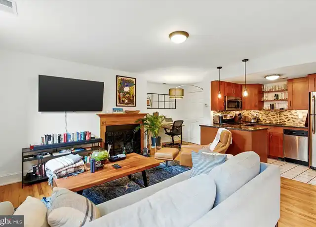 Property at 901 S Carolina Ave SE #3, Washington, DC, 20003, 1 bed, 1 bath, [object Object]