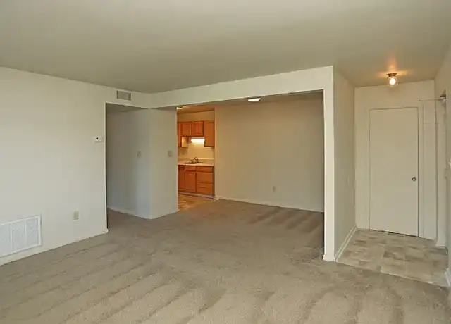 Property at Oak Park Apartments - 105 Otter Ave, Salem, VA, 24153, 1-3 bed, 1 bath, [object Object]