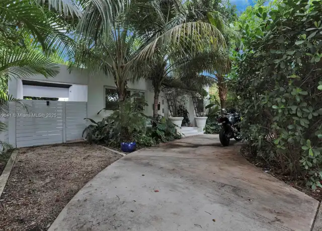 Property at 405 NE 90th St Unit n/a, El Portal, FL, 33138, 3 beds, 3 baths, [object Object]