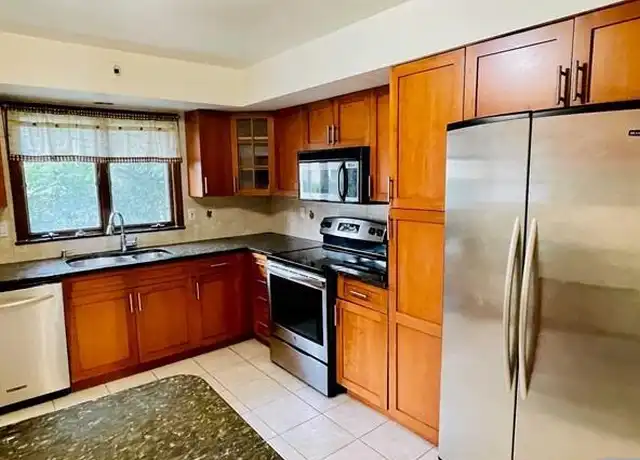 Property at 409 3rd St, Palisades Park, NJ, 07650, 3 beds, 2 baths, [object Object]
