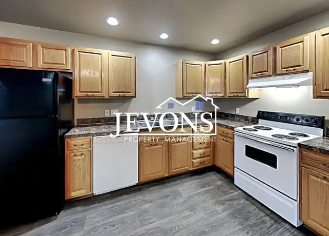 Property at 802 Jamie Dr, Selah, WA, 98942, 3 beds, 2 baths, [object Object]