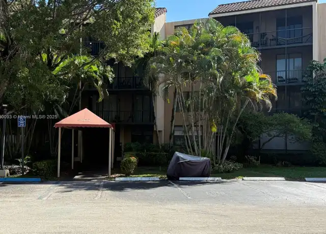Property at 3800 N Hills Dr #312, Hollywood, FL, 33021, 1 bed, 2.5 baths, [object Object]