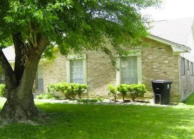 Property at 9332 Tooley Dr, Houston, TX, 77031, 3 beds, 2 baths, [object Object]