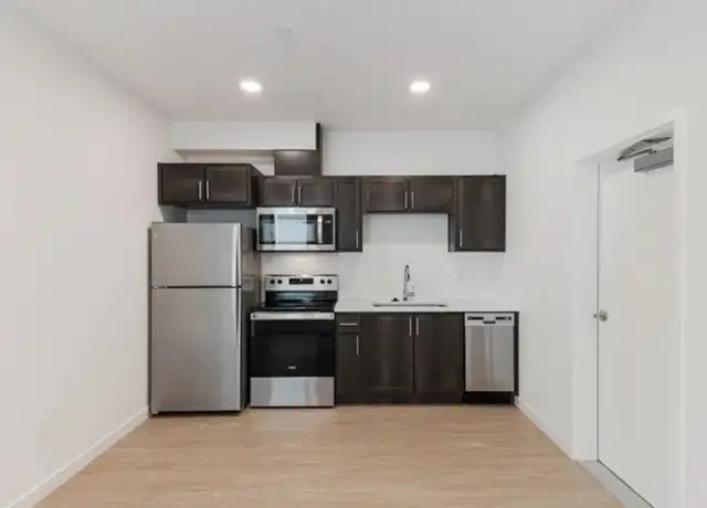 Property at 5042 NE Fremont St Unit 6, Portland, OR, 97213, 1 bed, 1 bath, [object Object]