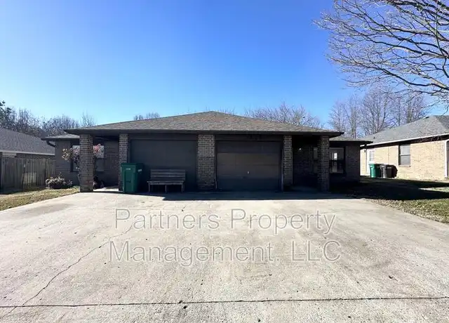 Property at 5806 Sara St Unit B, Fayetteville, AR, 72704, 2 beds, 2 baths, [object Object]