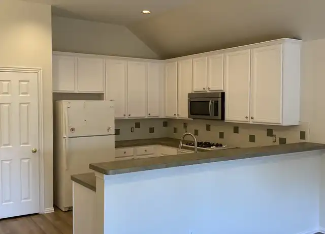 Property at 5205 Crossvine Ln, McKinney, TX, 75070, 3 beds, 2 baths, [object Object]